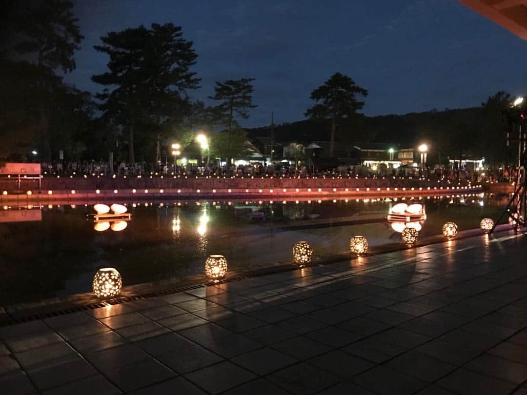 伊藤みくさんのインスタグラム写真 - (伊藤みくInstagram)「奈良国立博物館で K、ジュスカグランペール、ウーファンによるコンサート！﻿ ﻿ 司会を務めさせていただきました✨🎤﻿ ﻿ 水上ステージの周りに燈火器の揺らめき🌸 ﻿ ﻿ 幻想的な空間でした✨﻿ ﻿ ﻿ #fmcocolo ﻿ #ダイワサクラエイド ﻿ #daiwasakuraaid」10月9日 11時21分 - miku90210