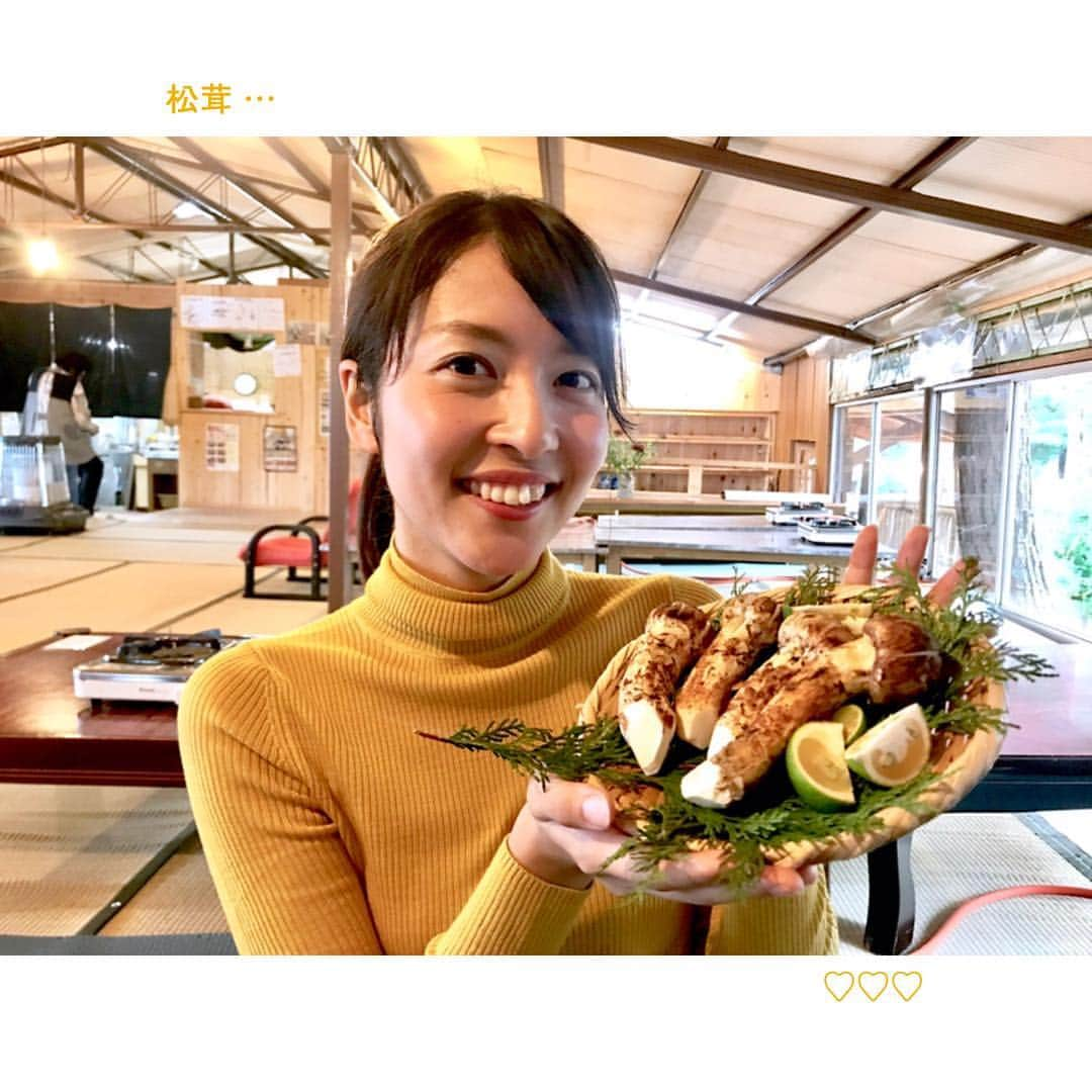 山下耀子さんのインスタグラム写真 - (山下耀子Instagram)「秋の味覚大調査！！！ 松茸に迫りました🍄 幸せなロケでした …☺️ --- #ZIP! #ハテナビ #HATENAVI #松茸 #松茸の土瓶蒸し初めて知りました」10月9日 21時17分 - twinkleyesy