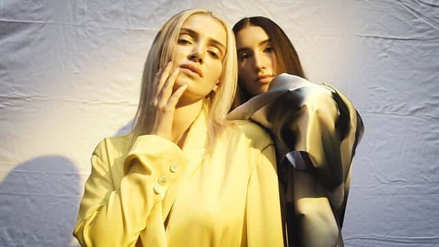 ヴィオネのインスタグラム：「Vionnet | Still Frame from the Spring Summer 19 Art Performance Fashion Presentation Backstage Video | By Jonatan Emma @jonathan_emma_whitepaper  Make-up and nails sponsored by @inglot_italy @inglot_cosmetics  Hair sponsored by @beautick_official @beppedeliaofficial . #vionnet #vionnetparis #madeleinevionnet #mfw #ss19 #artperformance #fashionpresentation #instastyle #instafashion」