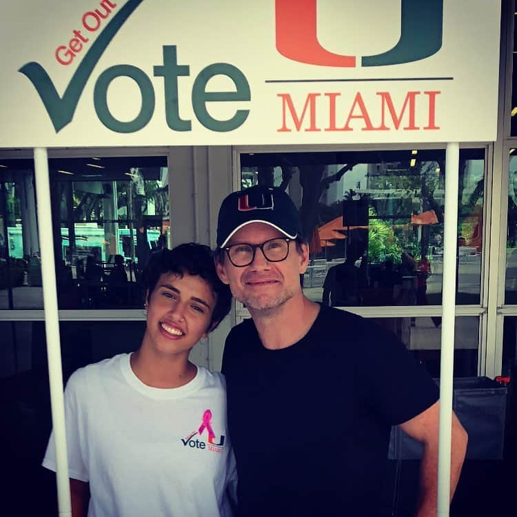 クリスチャン・スレーターのインスタグラム：「Getting the word out. It’s the last day to register for November election #vote」