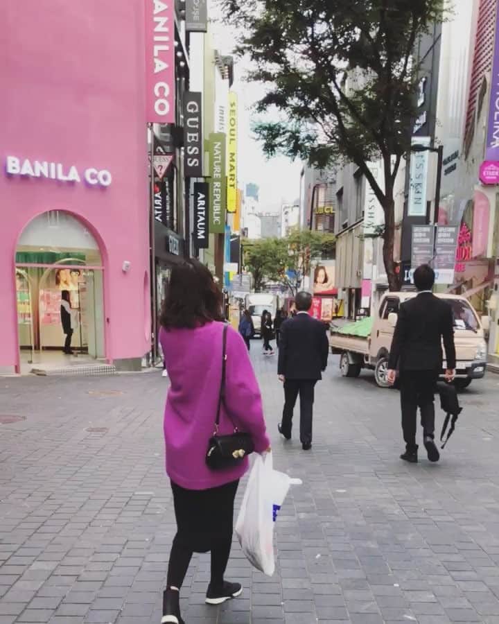 のインスタグラム：「shopping! shopping! shopping! ♥️ shopping! in myeondon. #love#loveshopping#cosmeshop#supermarket#shopping#andmore#hermes#elendeek#milaowen#zara#お買い物#明洞#韓国#韓国旅行#ootd#myeondon#southkorea」