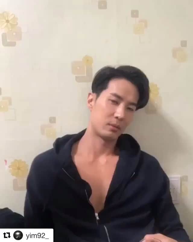 キム・ジソクのインスタグラム：「#Repost @yim92_ with @get_repost ・・・ - 전복에 취한 오빠 오빠에 취한 우리 ❤️ @kimjiseok16 ❤️」
