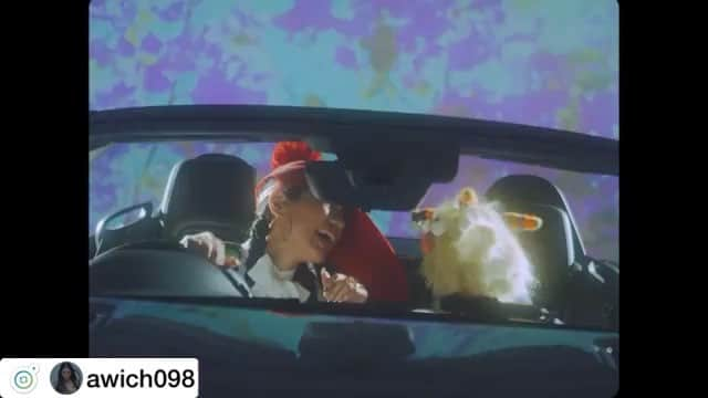 大園蓮珠のインスタグラム：「NEW MUSIC VIDEO💝 Awich - Love Me Up (Prod. Chaki Zulu) 💓💓💓 Director: TAKUTO SHIMPO Cinematographer: KORETAKA KAMIIKE Lighting Director: RYO TAKAHASHI Production Staff: NAOTO IFUJI, YUKA IHARA,KAREN JITSUHARA, AYANO MISAZAKI Art Designer: MAMORU KODACHI, NAHO YOSHIZAWA Animation: MOTHERFUCKO Makeup: Madoka Takara  Styling: Renju Osono」