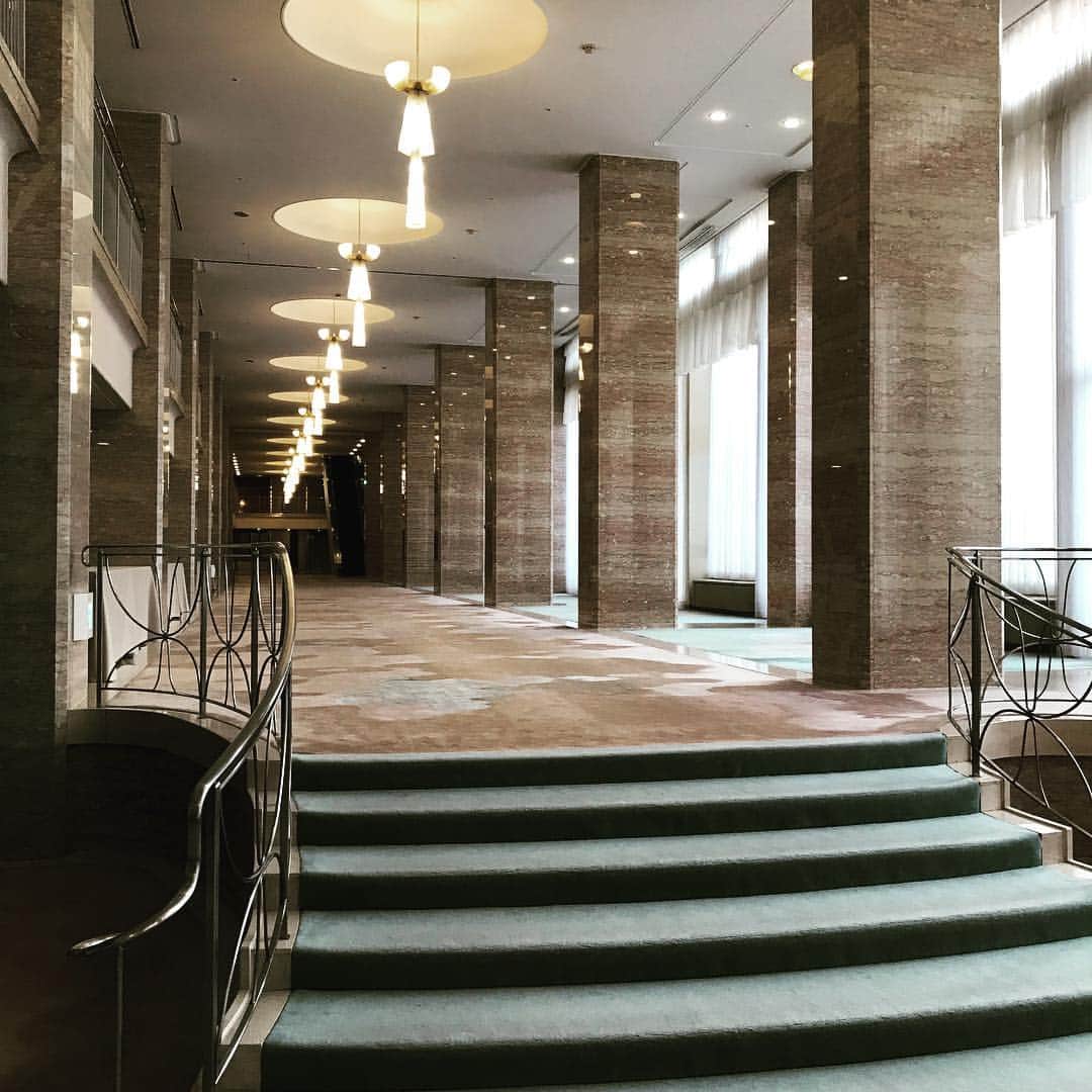 THE WESTIN KYOTO ウェスティン都ホテル京都のインスタグラム：「西館コロネード West wing colonnade  Tag @westinmiyakokyoto or #westinmiyakokyoto to share your images with us!  #ウェスティン都ホテル京都 #kyotoaccommodation #westinmiyakokyoto #Kyoto #京都　#京都ホテル　#村野藤吾　#近代建築 #ホテル #hotel #hotels #westin #ウェスティン  #keage #蹴上 #kyotolunch #kyotodinner #happystay #luxury #luxurystay #enjoyjapan #enjoykyoto #kyototravel #japantravel #michelin #ミシュラン #都ホテル #miyakohotels #都酒店和度假村」