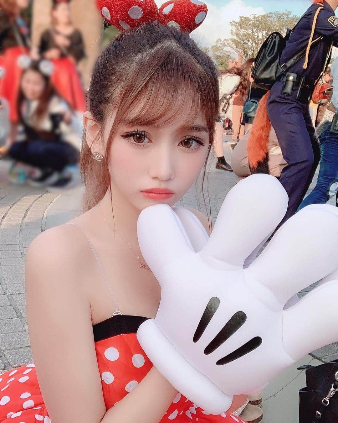 大浦央菜さんのインスタグラム写真 - (大浦央菜Instagram)「🐭🏰💜 iPhoneXSのポートレートで撮って温かみ強くしたら最高に良きになった ． 画質良すぎ。 ． ． 1枚目は風強いって言ってる時の不意撮り笑笑  奇跡的にいい感じになった #ディズニー #dハロ #ハロウィン #仮装  #minniemouse #ディズニー仮装 #dハロ仮装 #disney #disneyland #ディズニーランド #instalike #instagram  #l4l  #followme #follow4follow #いいね返し  #女子高生 #jk #japanese #japan  #flf #fff #ff #f4f #abematv #勝負の夏」10月10日 20時35分 - ___910910___