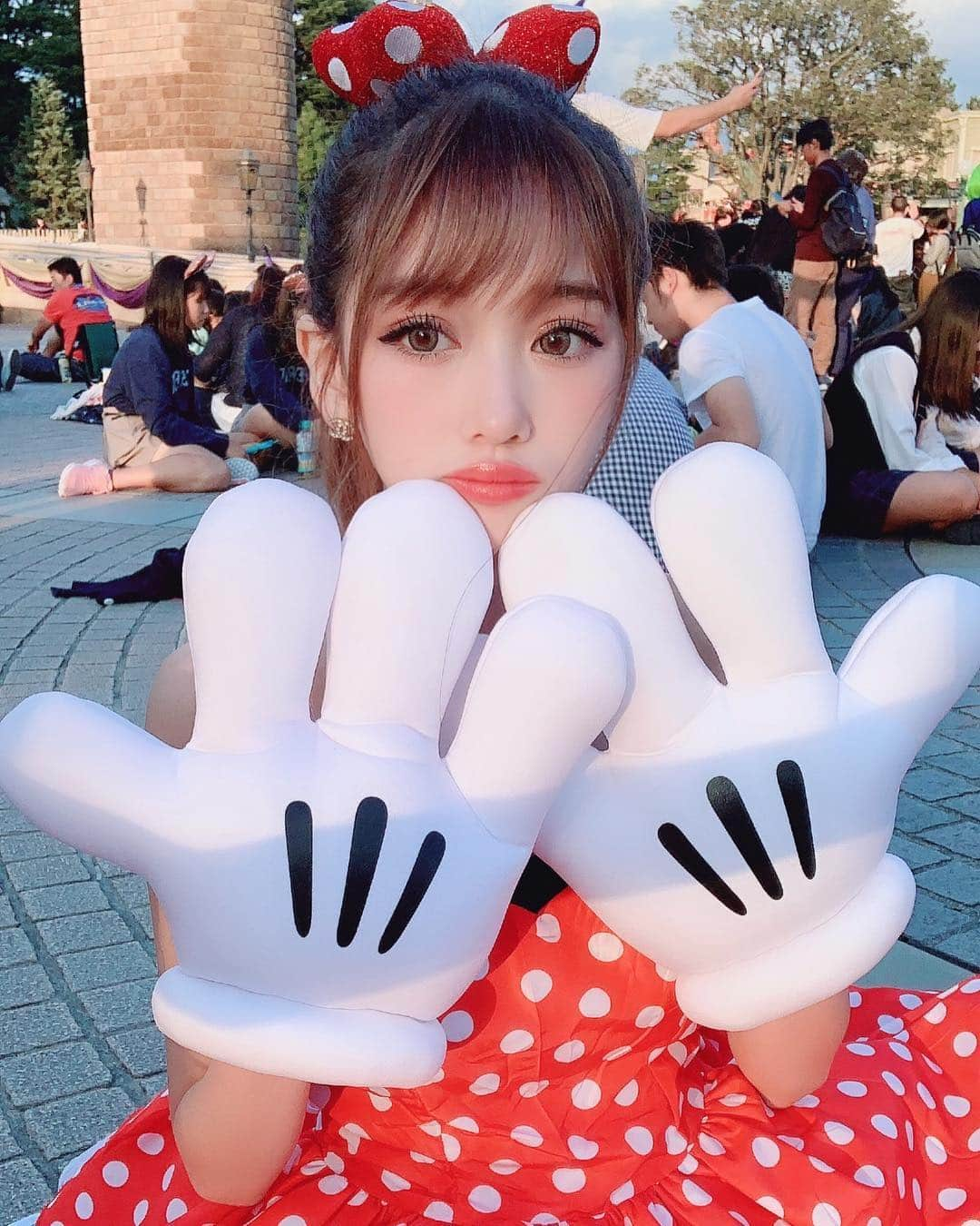 大浦央菜さんのインスタグラム写真 - (大浦央菜Instagram)「🐭🏰💜 iPhoneXSのポートレートで撮って温かみ強くしたら最高に良きになった ． 画質良すぎ。 ． ． 1枚目は風強いって言ってる時の不意撮り笑笑  奇跡的にいい感じになった #ディズニー #dハロ #ハロウィン #仮装  #minniemouse #ディズニー仮装 #dハロ仮装 #disney #disneyland #ディズニーランド #instalike #instagram  #l4l  #followme #follow4follow #いいね返し  #女子高生 #jk #japanese #japan  #flf #fff #ff #f4f #abematv #勝負の夏」10月10日 20時35分 - ___910910___