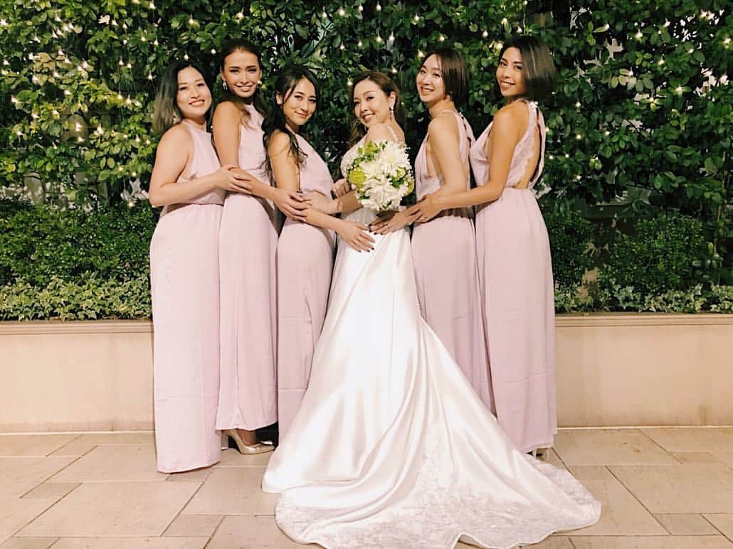 齋藤美波のインスタグラム：「💜🕊💜 ・ Bridesmaid💍💐 ・ 知子と武井くんから 素敵すぎる粋なPresent. ・ それは...Dress♥️👠 ・ ・ #happy #wedding #bridesmaid #dress #love #friends #joy会」