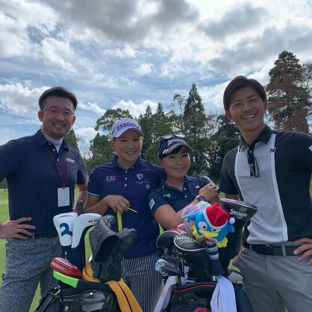 青木瀬令奈さんのインスタグラム写真 - (青木瀬令奈Instagram)「#練習ラウンド⛳️ #富士通レディース  旦那さんと18番名物バンカーで砂遊びしました😂笑  #バンカーショット  #名物バンカー  最後はいつもサポートしてくれてるチームニューバランスで🤩🙏 #loveandthankyou  #成田美寿々  #newbalancejapan  #newbalancegolf  #感謝」10月10日 21時07分 - serenaaoki_official