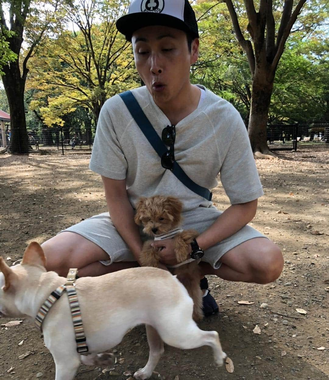 児嶋一哉さんのインスタグラム写真 - (児嶋一哉Instagram)「初ドッグラン まず自分が犬に慣れないとな」10月10日 21時49分 - kojikojikoji47