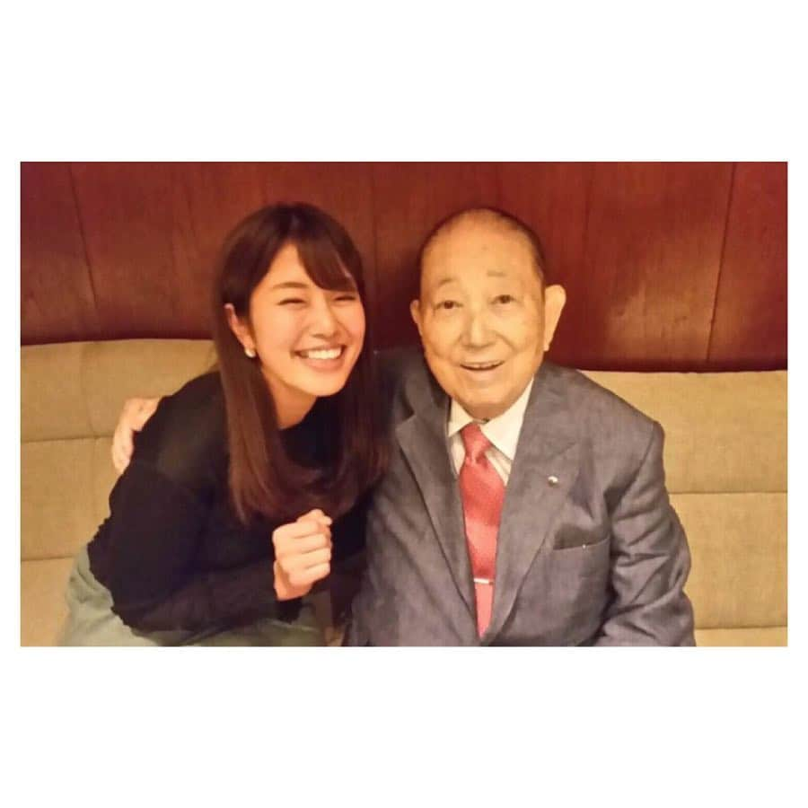 稲村亜美さんのインスタグラム写真 - (稲村亜美Instagram)「浅井社長ありがとうございました！お会いできた回数は少ないですが、いつも顔を見てはわたしを気にかけていてくれて太陽のような笑顔で話を聞いてくれたことを今思い出しました。社長の一言でまた頑張ろうと思えましたし、言葉では表現できないような不思議な力があり原動力にもなっていました。このツーショットをみてもう会えないという実感がわき、もう会えないことが非常に残念で悲しくって仕方ないですが、どこかでみてくれていると信じてこれからも恥のないよう頑張って行きたいと思います。本当に本当にありがとうございました！！！！稲村亜美」10月11日 0時46分 - inamura_ami