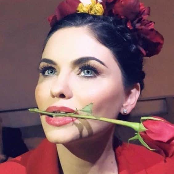のインスタグラム：「Thank you thank you thank you for all of the beautiful birthday love today. Here’s some extra birthday drama courtesy of @jenfregozo」