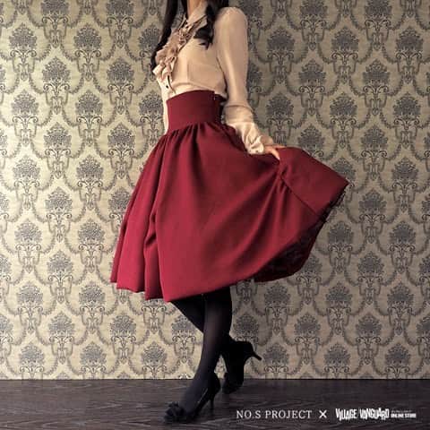ヴィレッジヴァンガードオンラインストアさんのインスタグラム写真 - (ヴィレッジヴァンガードオンラインストアInstagram)「🍑二次元と運命が交差すスカート (ボルドー)🍑 . ハイウエストで広がる本気のバルーンスカート。圧倒的な生地量でふんわり。 . . #fashion #ファッション #スカート #赤 #秋冬コーデ #バルーンスカート #nosproject #ヴィレヴァン #勝負服」10月11日 12時31分 - village_vanguard