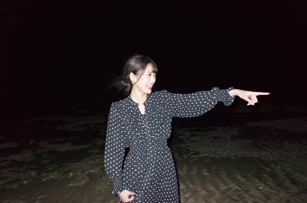 志田友美（ゆうみん）さんのインスタグラム写真 - (志田友美（ゆうみん）Instagram)「奄美大島にて、みんなでご飯食べた後夜空を見に。 星いっぱいだったし、流れ星3回くらい見れた🤭⭐ 素敵なスタッフさんと楽しい幸せな撮影でした✨ またご一緒したいな。 photo by @motohiko_hasui  #amami #amamioshima #summer #beach #nightview #nightsky #star #shootingstar #scenery #photo #japan #japanesegirl #instagood #instadaily」10月11日 23時44分 - yuumi_shida