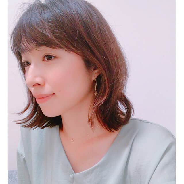 森木美和さんのインスタグラム写真 - (森木美和Instagram)「バッサリ✂️さっぱり😆✨ この長さ☺️結構気に入ってます♪♪ #髪切りました #髪型#ヘアスタイル#ミディアムボブ #ミディアムヘア #横顔 #hairstyle」10月11日 22時12分 - miwamoriki