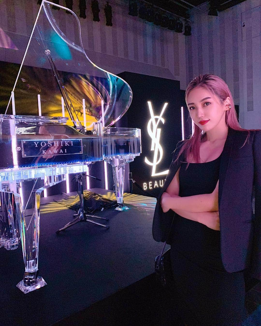 megbabyさんのインスタグラム写真 - (megbabyInstagram)「@yoshikiofficial 様の生演奏を観れた素敵な夜でした😭🥀🎹 @yslbeauty 💋 #yslbeautyhoteltokyo」10月11日 22時26分 - _megbaby_