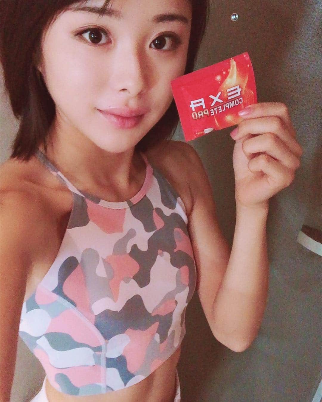 のインスタグラム：「. 今からランニング🏃‍♂️🏃‍♂️ 運動する前に必ずこのサプリメント飲んでます☺️ 飲むと体が熱くなってジワジワ汗がでる💦 トレーニングとこのサプリを併用する事で余計な体脂肪燃やす❗️ いくつものサプリの中で注目していました👀 神経衰弱や疲労回復にも効果があるガラナ、クエン酸、カルニチンなどを含む👌 アスリートの方はお試しあれ🏋🏿‍♀️🏋🏿‍♀️ @exa_jp . . . #腹筋女子#ボディメイク女子#ワークアウト#腹筋女子トレーニング#ダイエット#女子力#exacompleteproサプリメント#EXA燃焼系サプリメント#脂肪燃焼#PR」