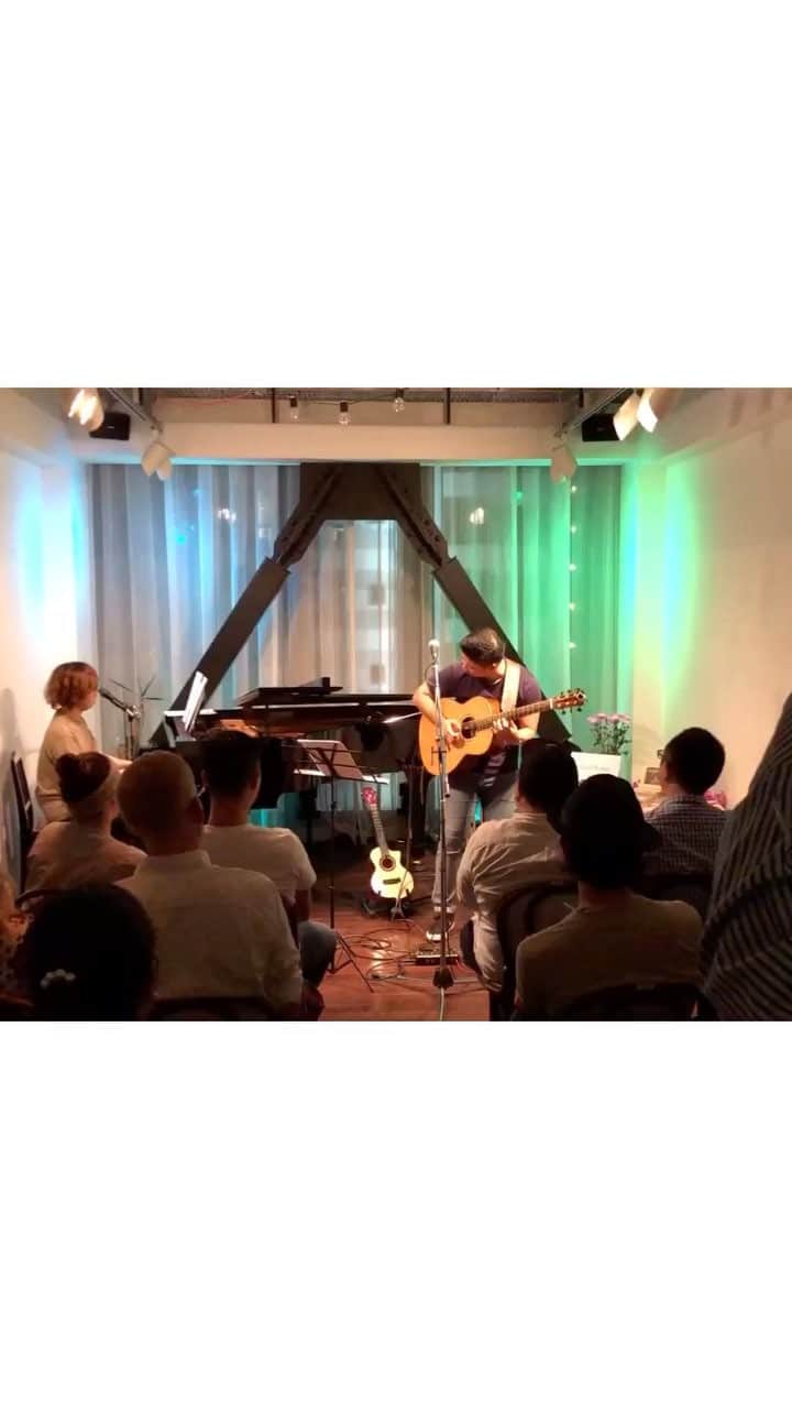 のインスタグラム：「Short clip of “Silver Rain” with @ayumaiwata」