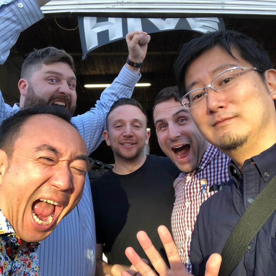 能勢雄一のインスタグラム：「Cool LED light @hivelighting」