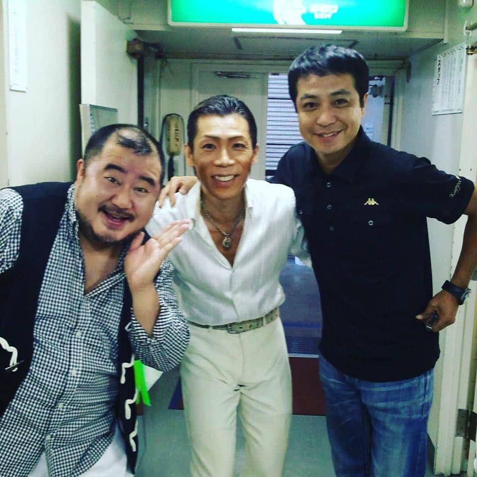 火口秀幸のインスタグラム：「懐いッ  #中山秀征 #芋洗坂係長 #HIDEBOH  #同級生」