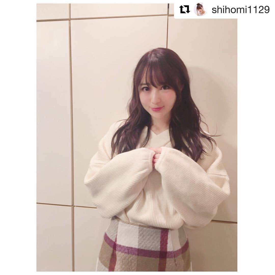 ガールズルールさんのインスタグラム写真 - (ガールズルールInstagram)「#Repost @shihomi1129 ・・・ 髪もニットもふわふわ💭 冬は白ニットばかりきてしまう...🐏 ・ ・ 👚Vネックニット... @girlsrule_official ・ ・ #ふわふわ #白ニット #ニットコーデ #girlsrule #ガールズルール #韓国ファッション #instafashion #ootd #冬コーデ」11月10日 11時54分 - girlsrule_official