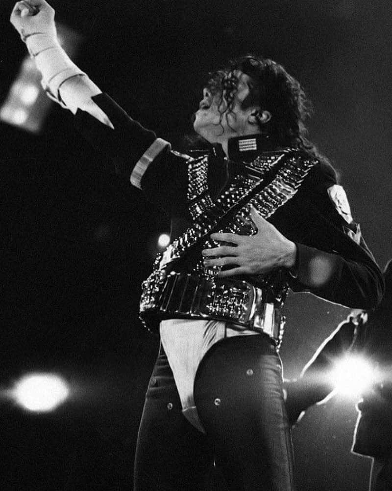 マイケル・ジャクソンさんのインスタグラム写真 - (マイケル・ジャクソンInstagram)「The greatest of all time: Michael Jackson entertained over 600,000 people over five shows at the Estadio Azteca in Mexico in 1993, shattering all previous attendance records.」11月10日 2時59分 - michaeljackson