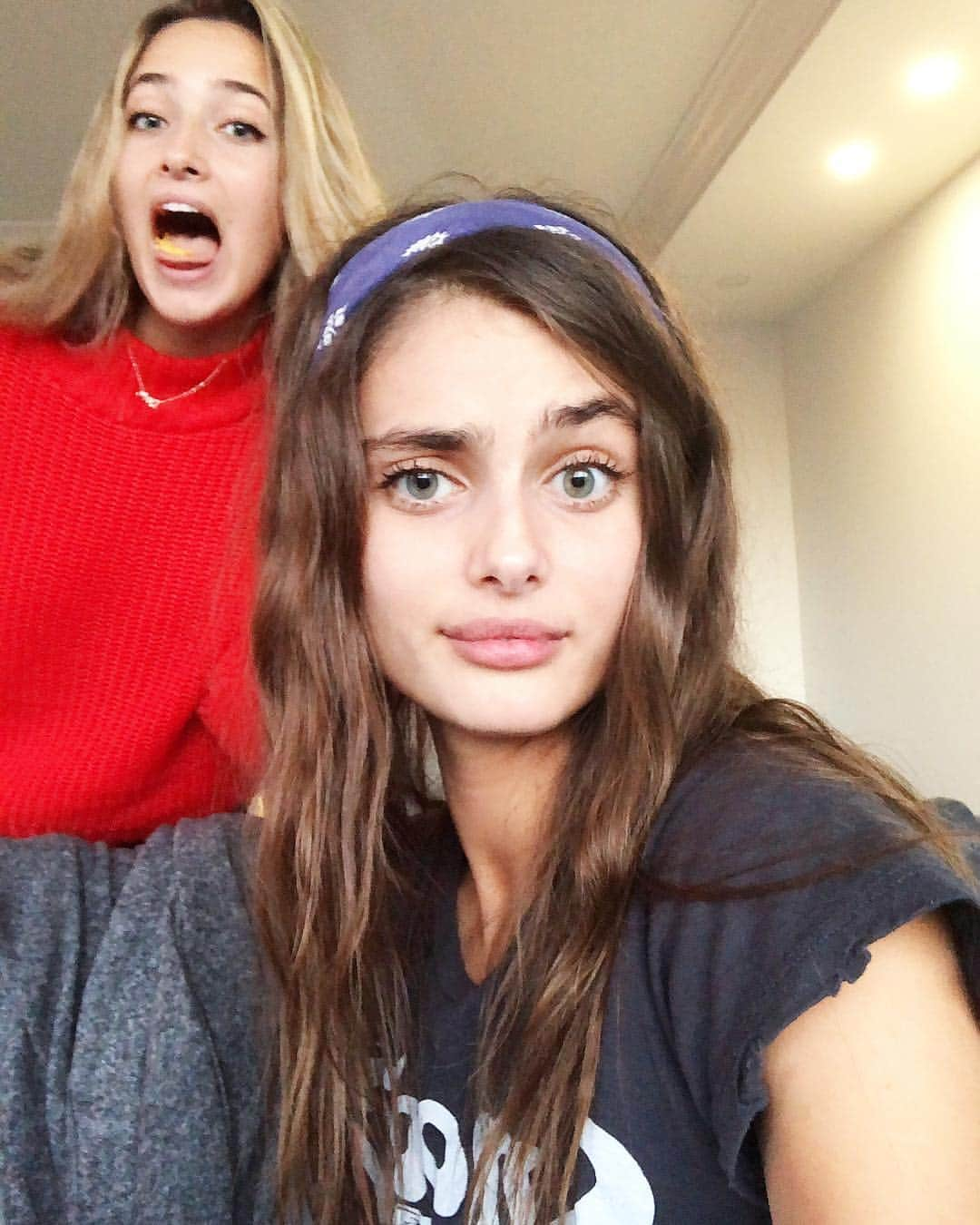 テイラー・ヒルさんのインスタグラム写真 - (テイラー・ヒルInstagram)「When you take a selfie but you have siblings... 👉」11月6日 6時31分 - taylor_hill