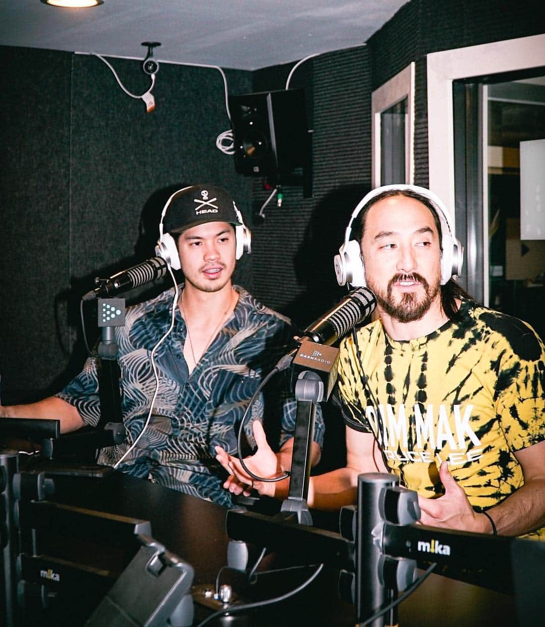 scottlippsさんのインスタグラム写真 - (scottlippsInstagram)「Had these two! @steveaoki and @rossbutler on the @dashradio @lippsla show today! Stay tuned! And download the #podcast #lippsservice on @itunes now! Link in bio #radio #13reasonswhy #rossbutler #steveaoki swipe!! #edm」11月6日 8時46分 - scottlipps