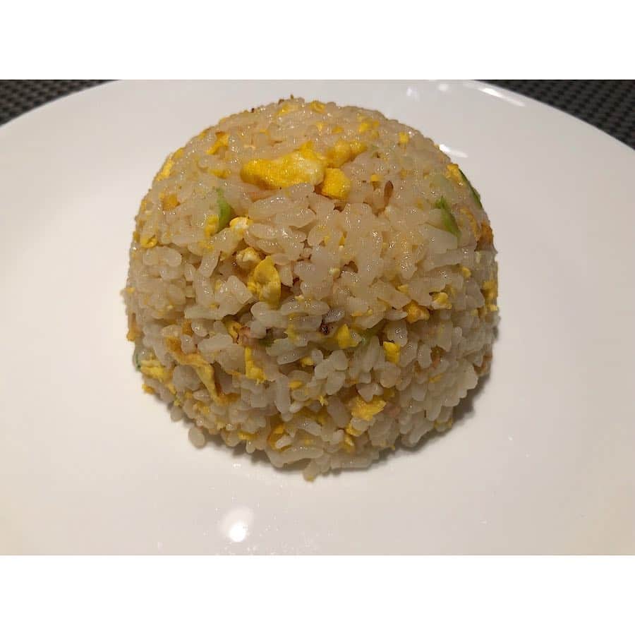 竹内夏紀のインスタグラム：「炒飯です 鶏油と塩とアレ！を入れてます＾＾ . #JKなつ弁 #クッキングラム #デリスタグラム  #深夜食堂 #炒飯 #cookingram #delistagram #cooking #cook #yammy」