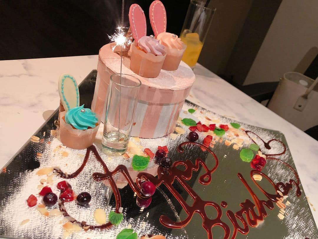 後藤理沙子さんのインスタグラム写真 - (後藤理沙子Instagram)「今日は大切な人のお誕生日。 少し前にお誕生日会したよ☺️この3人、毎日毎日連絡とってるんだよ！それでも話題は尽きない！ 辛い時、何度も助けてくれた人。私も支えになれてたらいいな♪ * #happybirthday  #bestfriend  #happy #birthday #🎂 #東京カフェ」11月6日 19時31分 - risako_goto