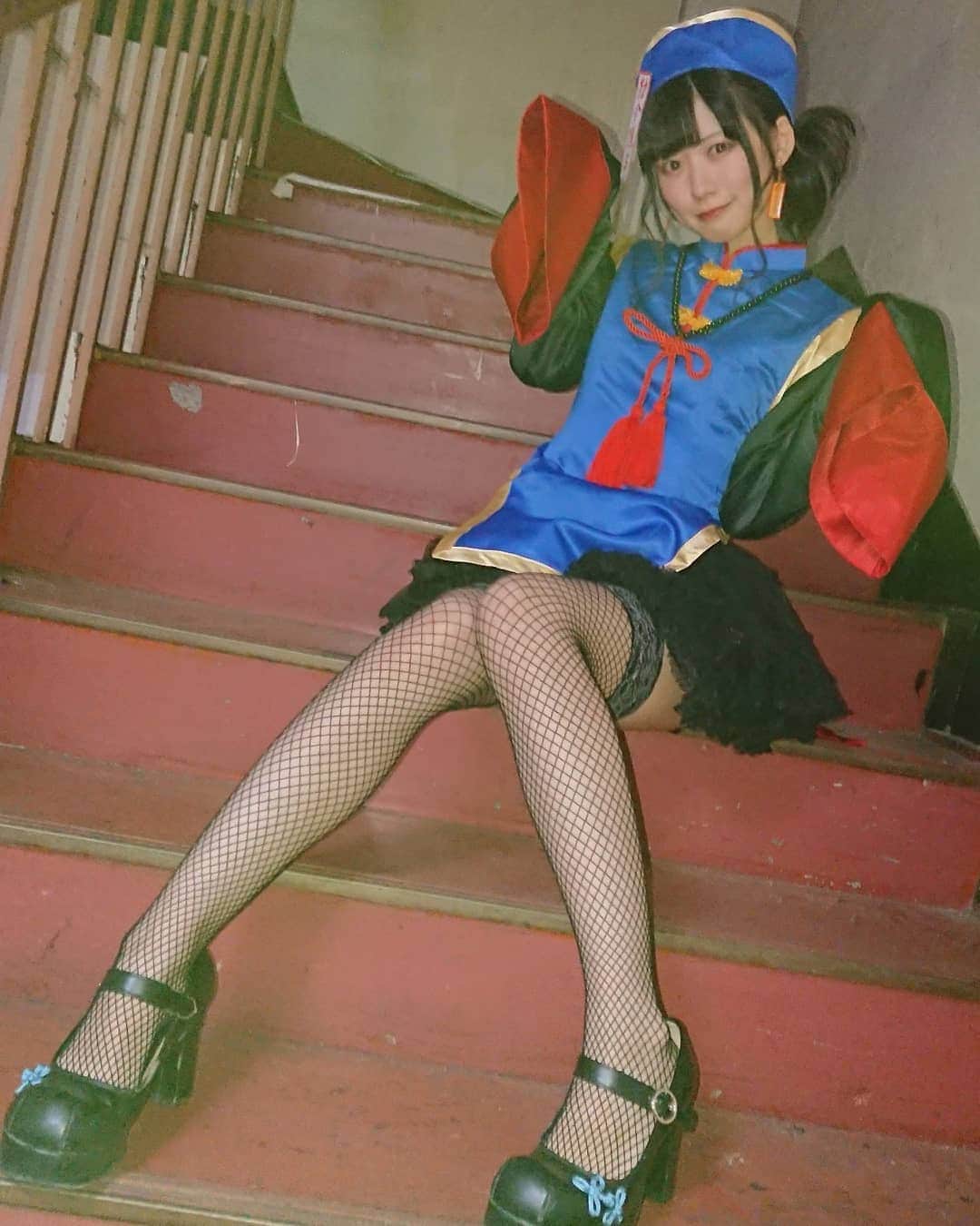 空野青空のインスタグラム：「. はろはろ〜ヾ(*´∀｀*)ﾉ キョンシーにゃんだよっ！！ . たくさん文章を書いたのに、写真だけ投稿されたんだけども😳いんしゅたさーんっ！！よろしく頼むよーっ！！( ･᷄-･᷅ ) . 来年のハロウィンもたのしみっ👻🎃 10月はお誕生日だったりハロウィンだったり、大好きなイベントが多いから毎年楽しみなのだ〜ﾟ+｡:.ﾟ(*ﾟωﾟ*)ﾟ.:｡+ﾟ . キョンシーにゃんに会えなかった人はチェキくじで当てるしかないっ🔥🔥🔥 . . . #あおねコス #あおにゃん #空野青空 #コスプレ #コスプレ衣装 #はろうぃん🎃 #ハロウィン大喝祭 #ハロウィンコスプレ #ハロウィンコス #halloween #halloween2018 #キョンシーコスプレ #キョンシーガール #BODYLINE #美脚 #美脚女子 #網タイツ #ニーハイ #ニーソ協会 #ニーハイの日  #タイツの日 #ニーハイ女子 #網タイツコーデ #チェキ女子 #チェキくじ #アイドルイベント #アイドルライブ #富山mairo #bijogram  #halloweencostume」