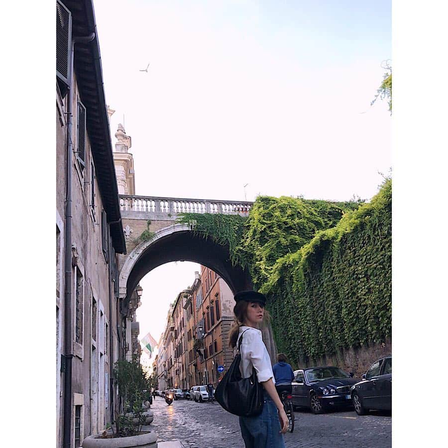 霧島れいかのインスタグラム：「冬のヨーロッパ大好き。 凍える季節の間に またどこかへ行きたいなぁぁぁ! …でも次はきっと…あそこかなぁ🤔✨! #missu#europe」
