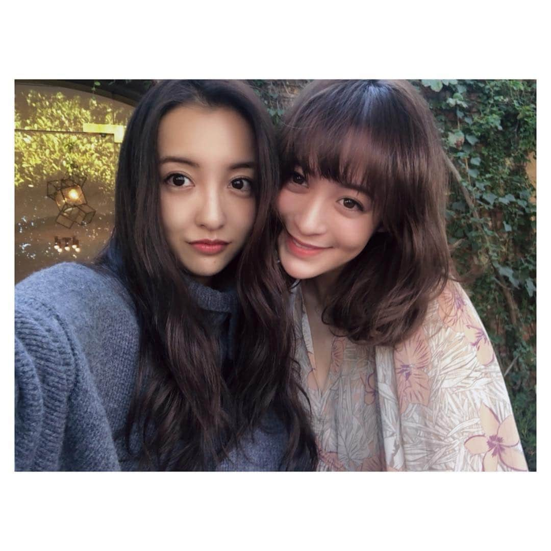 板野友美さんのインスタグラム写真 - (板野友美Instagram)「大好きなもえか❤️ . .  見た目もだけど、心も天使で いつも周りにハッピーを届けてくれる彼女 会うと自然と元気になれる 不思議な力を持った大好きな人です❤️ . .  人とは違った視点で物事を 捉えてるところも素敵。  2人で演技レッスン通った日々が懐かしい♪ @moeka_nozaki  #LA  #想い出日記 #友style」11月7日 9時10分 - tomo.i_0703