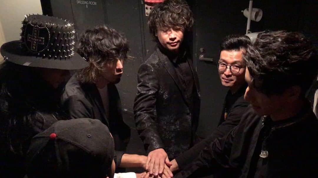 のインスタグラム：「最高な2日間をありがとう、じゅんの❤️ メンバーにも楽曲にも恵まれ、非常に実りのある日々でした♫  Thanx maxxx @junnosuke_official @coba84key @yuhei_yamazaki @akitoshi0114 @3104guiter @kenjitakeshima  styling by @bambridge_smackengineer」
