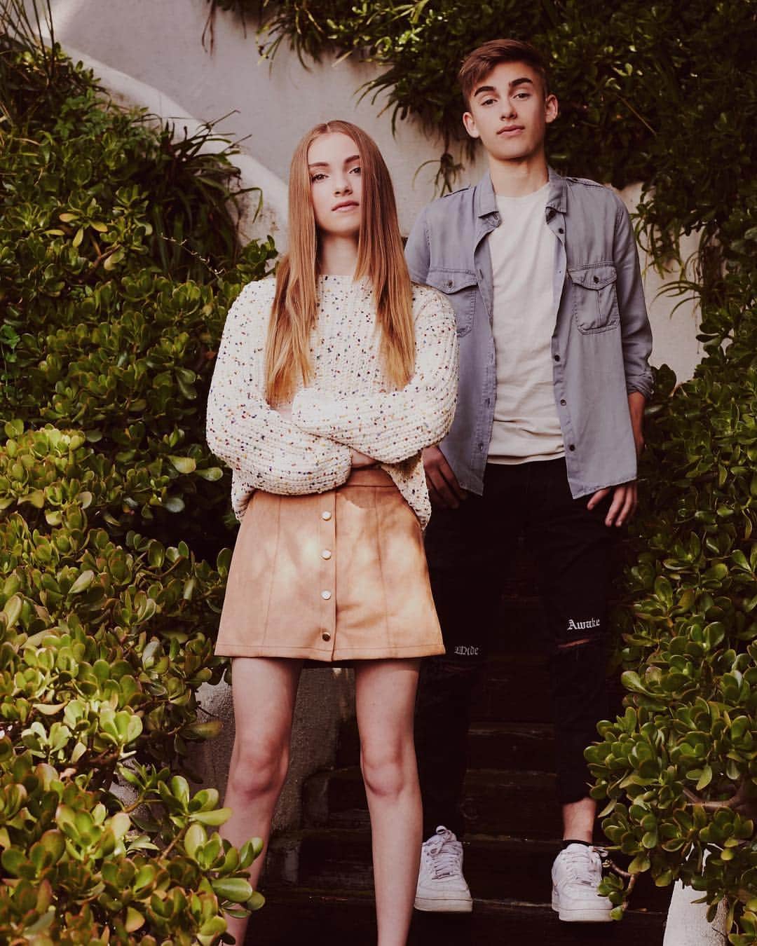 ジョニー・オーランドのインスタグラム：「happy birthday lil sis, love you. proud of everything you’re doing🌟❤️」