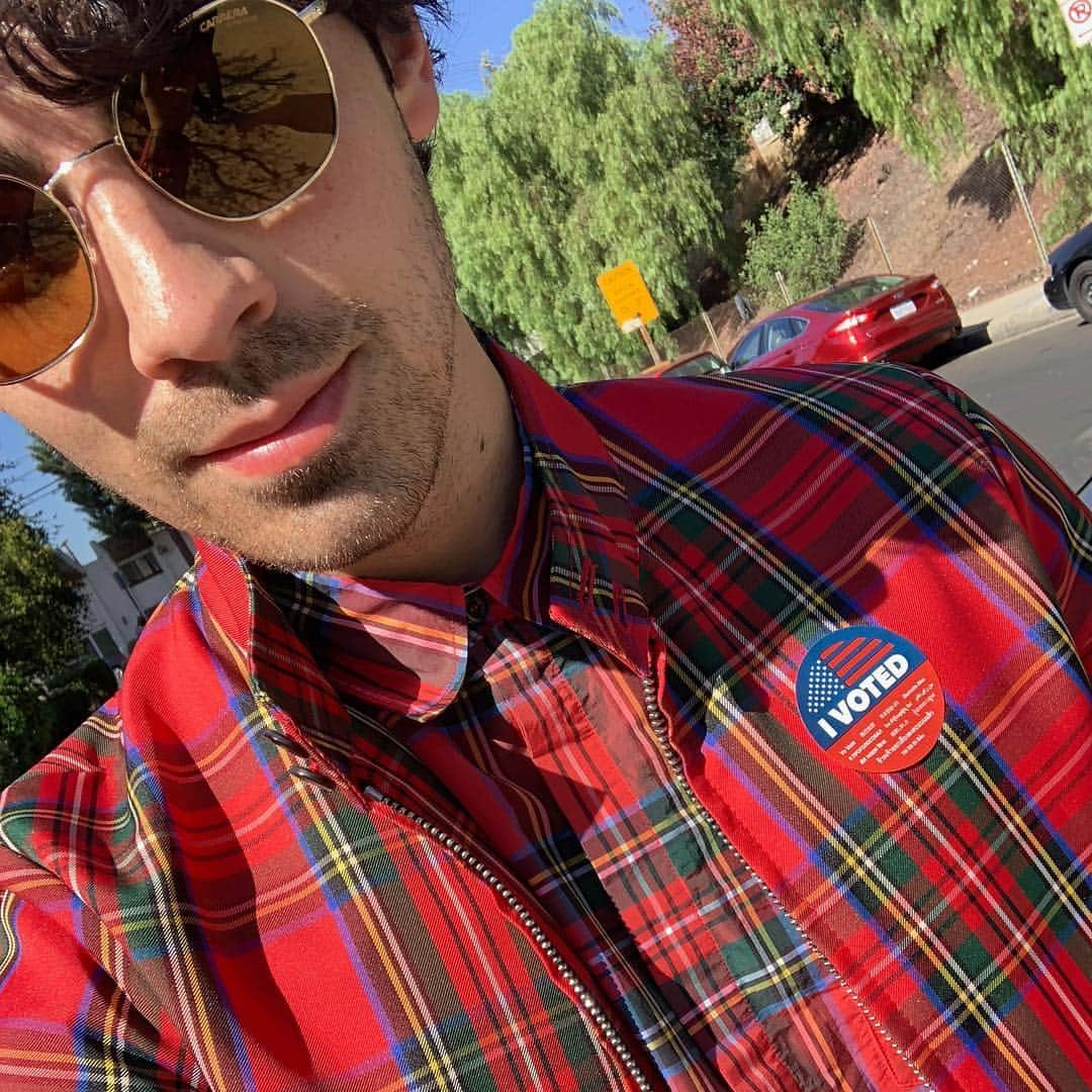 ディー・エヌ・シー・イーのインスタグラム：「LET’S GOOOOO!! GET YOUR VOTE ON TODAY 🗳🇺🇸」