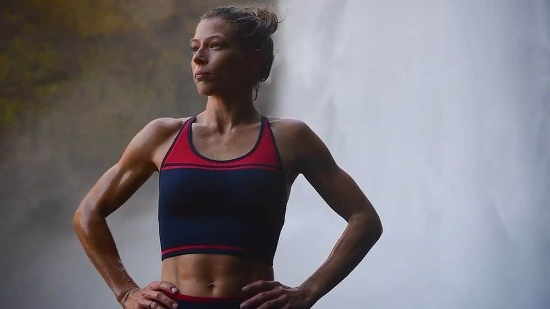 ジョーイ・ダックのインスタグラム：「Trying to hold my s*** together!  The serenity and calmness of this clip is incredible considering the sound and power of the waterfall...not to mention the temperature 🥶 📹 @willgrahamphoto」