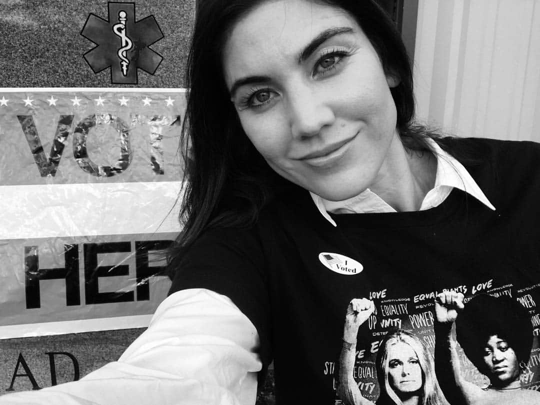 ホープ・ソロさんのインスタグラム写真 - (ホープ・ソロInstagram)「Make sure you #GoVote! ✊ #IVoted #Vote2018  #SilenceNeverChangedTheWorld #VoteToday #Midterm2018 🗳」11月7日 5時48分 - hopesolo