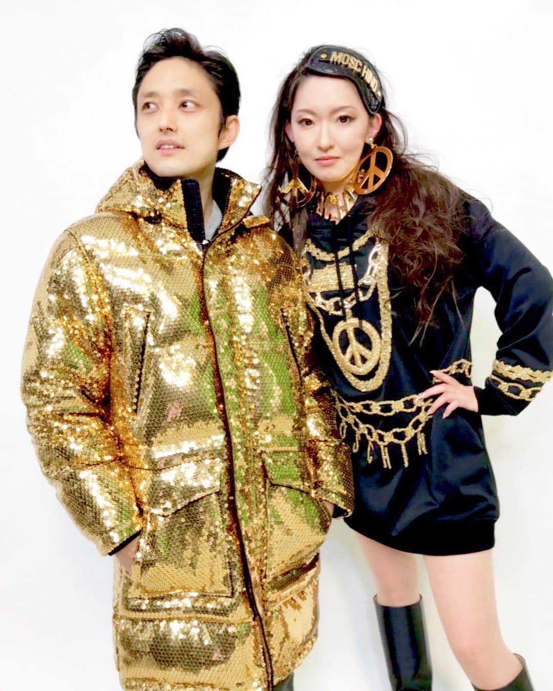 江川清音さんのインスタグラム写真 - (江川清音Instagram)「MOSCHINO TV H&M さんと一緒にお仕事をさせていただきました☆  金色のお衣装でお天気を伝えたことはなかったので、新鮮な気持ちでとても楽しかったです(( ＾∀＾ )) #moschino #moschinotvhm #ウェザーニュース #ウェザーニュースキャスター」11月7日 6時44分 - egawasayane