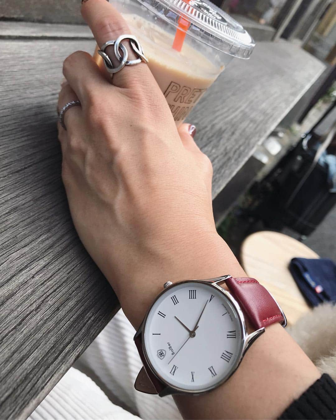 Maruさんのインスタグラム写真 - (MaruInstagram)「美しいチュッパボーイのマミィにモデルさんをお願いしましたー🌹  #あやちゃんTHANKS 差し色時計で選んだのは 「Balber(バーベル)ウォッチ」 はスペイン発の腕時計ブランドです☆  ベルトとフェイスの種類がとにかくたーくさんっ！ めっちゃkawaii✨✨✨ その組み合わせは無限大!  @balberJapan http://balber.jp/ クーポンコード『akiyomaru』 使用で10パーセントオフになるそうです！  #balber#バーベル#腕時計#時計#手元倶楽部 #balbertime #スイスのムーブメント  #時計はブレスレット」11月7日 6時55分 - akiyomaru
