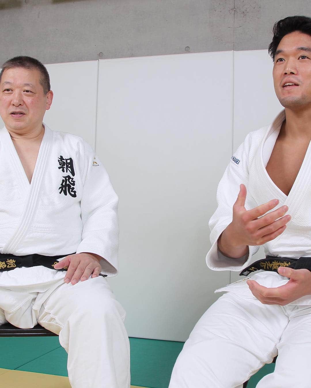 羽賀龍之介さんのインスタグラム写真 - (羽賀龍之介Instagram)「雑誌「近代柔道」の取材で、僕の小・中学生時代の恩師である、朝飛道場 朝飛大先生と対談させていただきました。 来月号に掲載されるので読んでみてください！ My judo mentor in Elementary and Junior High school. #asahidojo」11月7日 17時53分 - ryunosukehaga