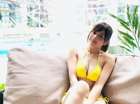 のインスタグラム：「昨日(11/6)はシンガポールの祝日だったよ🇸🇬 プールでまったりしてました👙  #シンガポール #Singapore #プール #pool #marinaarea #マリーナエリア #祝日」