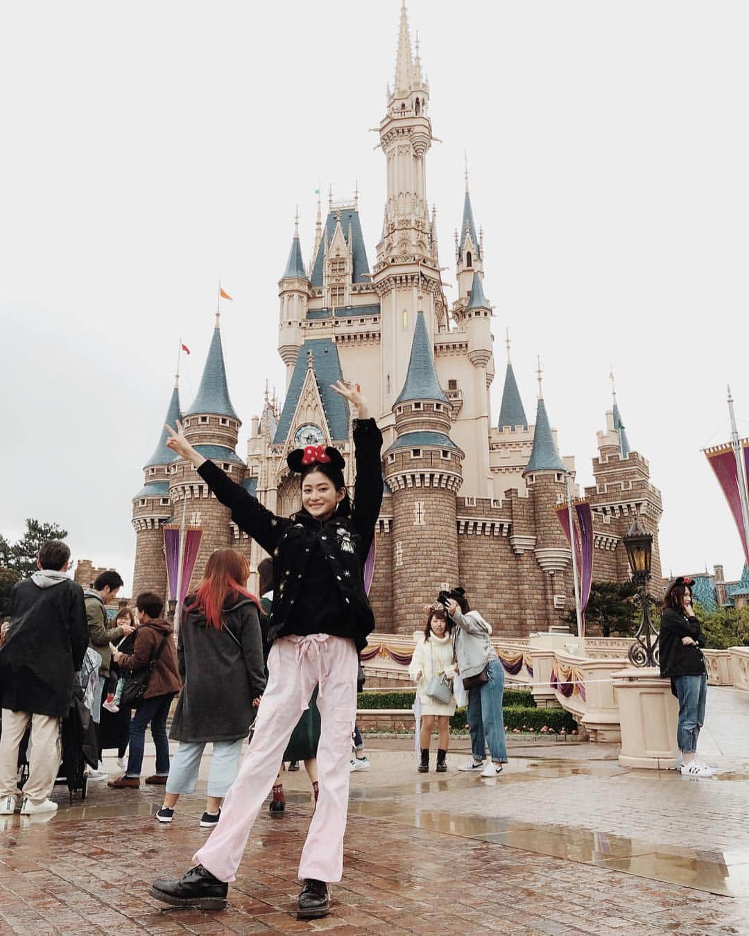石丸乃晏のインスタグラム：「🌺🧞‍♀️💞Disney land💞🧞‍♀️🌺」