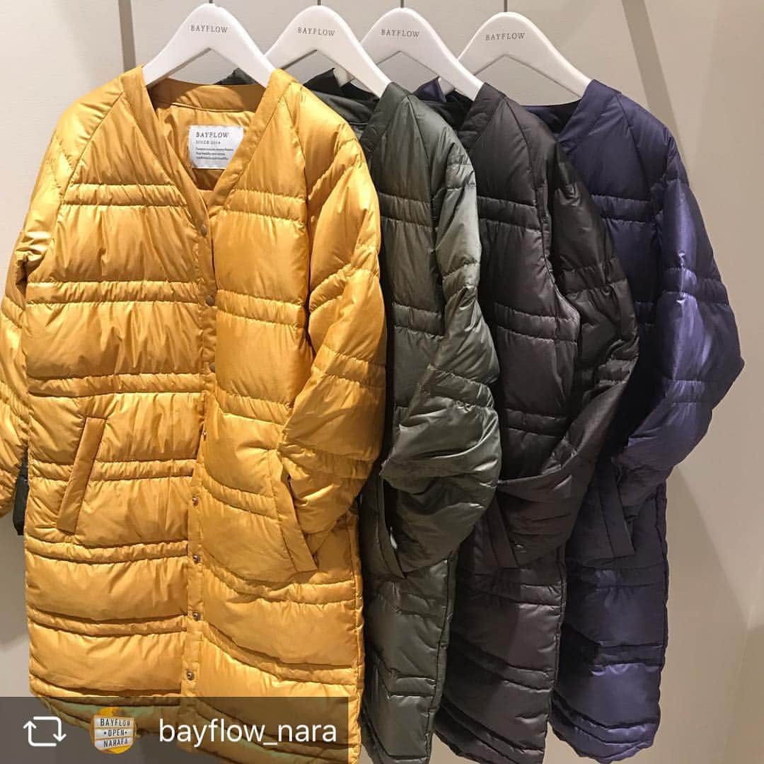 narafamily | ならファミリーさんのインスタグラム写真 - (narafamily | ならファミリーInstagram)「BAYFLOW（2F）ならファミリー店 . 【New Arrival】 . . - KAWADA FEATHER DOWN Correction ① - For WOMEN . 高級羽毛布団にも使われている、 軽量で保温性抜群の河田フェザーを 採用したダウンが入荷致しました🕊 . . ▶︎ポケッタブルロングダウン ¥12,800＋tax . ▶︎ポケッタブルショートダウン ¥9,800＋tax . . インナーダウンとしても、 アウターウエアとしても 活躍してくれるポケッタブルダウン！ . 頻繁に洗濯しないアイテムだからこそ 抗菌防臭加工が施されているのも 嬉しいポイント💡✨ . 付属の巾着に入れて 旅行やお出かけのお供にも♩ . 是非店頭にてご覧くださいませ🌈 . #bayflow #fashion #native #ottd #outdoor #outfitoftheday #cardigan #autumn #winter #apparel #nara #code #河田フェザー #surf #surfstyle#ベイフロー #ファッション #ネイティブ柄 #西海岸 #デニム #ボア #キルト #ブルゾン #サーフスタイル #サーフィン #置き画倶楽部 #ならファグラム」11月7日 13時59分 - narafa.jp