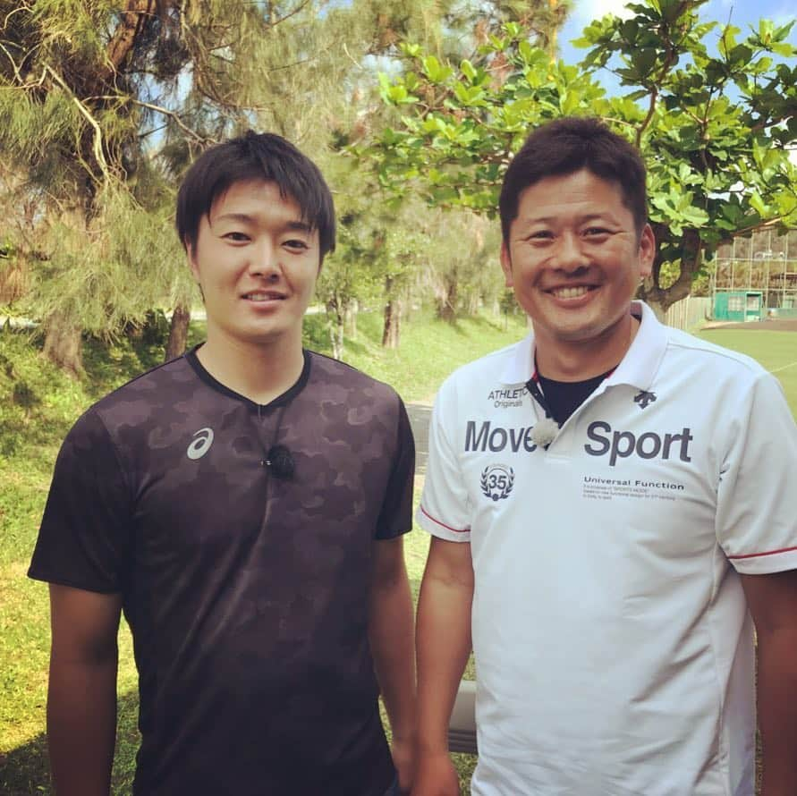 北海道日本ハムファイターズさんのインスタグラム写真 - (北海道日本ハムファイターズInstagram)「#54 同士で⚾️👍😄 #lovefighters #玉井大翔 #背番号54 #稲田直人 #今日も笑顔で」11月7日 14時16分 - fighters_official