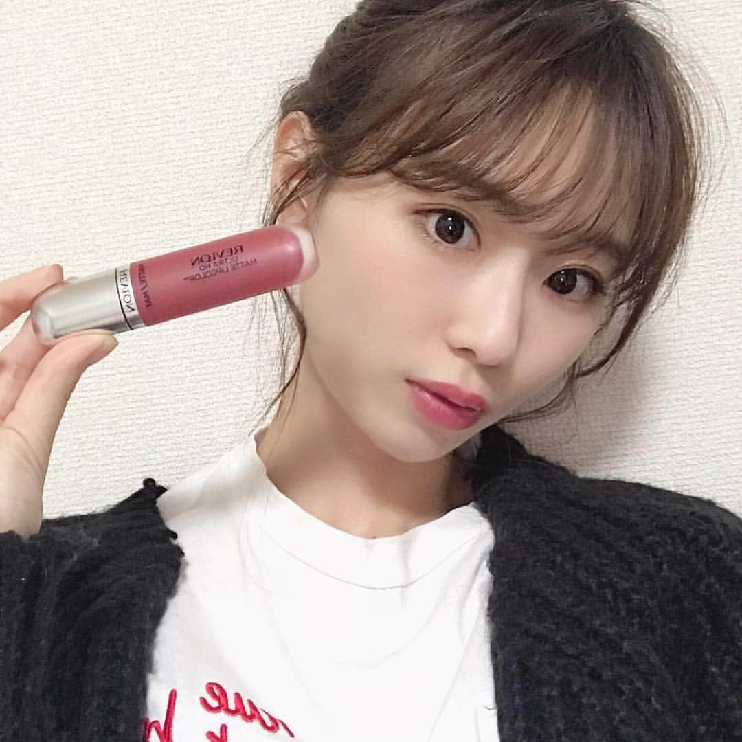 avex beauty methodのインスタグラム：「_﻿ ▶︎今日の推しコス:#リップ 💄﻿ ﻿ =====================﻿﻿ #わたしの推しコス をつけて﻿﻿ お写真を投稿してください😌👠﻿﻿ 素敵な投稿は公式IGで﻿﻿ ご紹介させていただきます❣️﻿﻿ =====================﻿﻿ ﻿﻿ エイベックスのキヨです🐥﻿﻿ ﻿ 今日は、可愛すぎないピンクリップを紹介します❤︎﻿ ﻿ ピンクの口紅って、可愛いけど結構勇気が必要だったりしますよね😳！﻿ ﻿ 私も最近ピンク色の口紅を使用しているのですが、﻿ 上から少し暗めのグロスを重ねて調節してました…！！﻿ ﻿ この色とっても可愛い！個人的に買いを検討します！(笑)﻿ ﻿ ﻿ #repost @yu_ppoco via @PhotoAroundApp ﻿ _﻿﻿ ﻿﻿ お気に入りリップ﻿﻿﻿ ﻿﻿ ◼️ REVLON ( レブロン ) ウルトラHD マットリップカラー 018番 ¥1500+tax﻿﻿﻿ ﻿﻿ どこの？と聞いてもらえることが多く…❤︎ ﻿﻿ 可愛すぎない大人なダスティピンクが 品があってお気に入り🎟﻿﻿ ﻿﻿﻿ ﻿﻿ そして最近ずっと使ってる﻿﻿﻿ diorチークが肌つやっつや🥀﻿﻿﻿ また紹介します❤︎﻿﻿ ﻿﻿﻿ ﻿﻿ BAILAブログ更新してます~﻿﻿ ﻿﻿ .﻿﻿﻿ #cosme #プチプラコスメ #mery ﻿ #cosmetics #revlon #マットリップ ﻿﻿ #おすすめコスメ #makeup #cosmegram ﻿﻿ #コスメ #selfie #셀카 #메이크업 #데일리록﻿ ﻿ ﻿ 今回はステキな投稿をされていた﻿﻿ @yu_ppoco さんのpicから紹介させていただきました！❤︎ありがとうございます！﻿﻿ ﻿﻿ 他にもおススメコスメ載せていらっしゃるので、﻿ ぜひチェックしてみてください❣﻿ ﻿ #美容 #美容オタク #コスメ紹介 #美容マニア #今日のメイク #愛用コスメ #メイク」