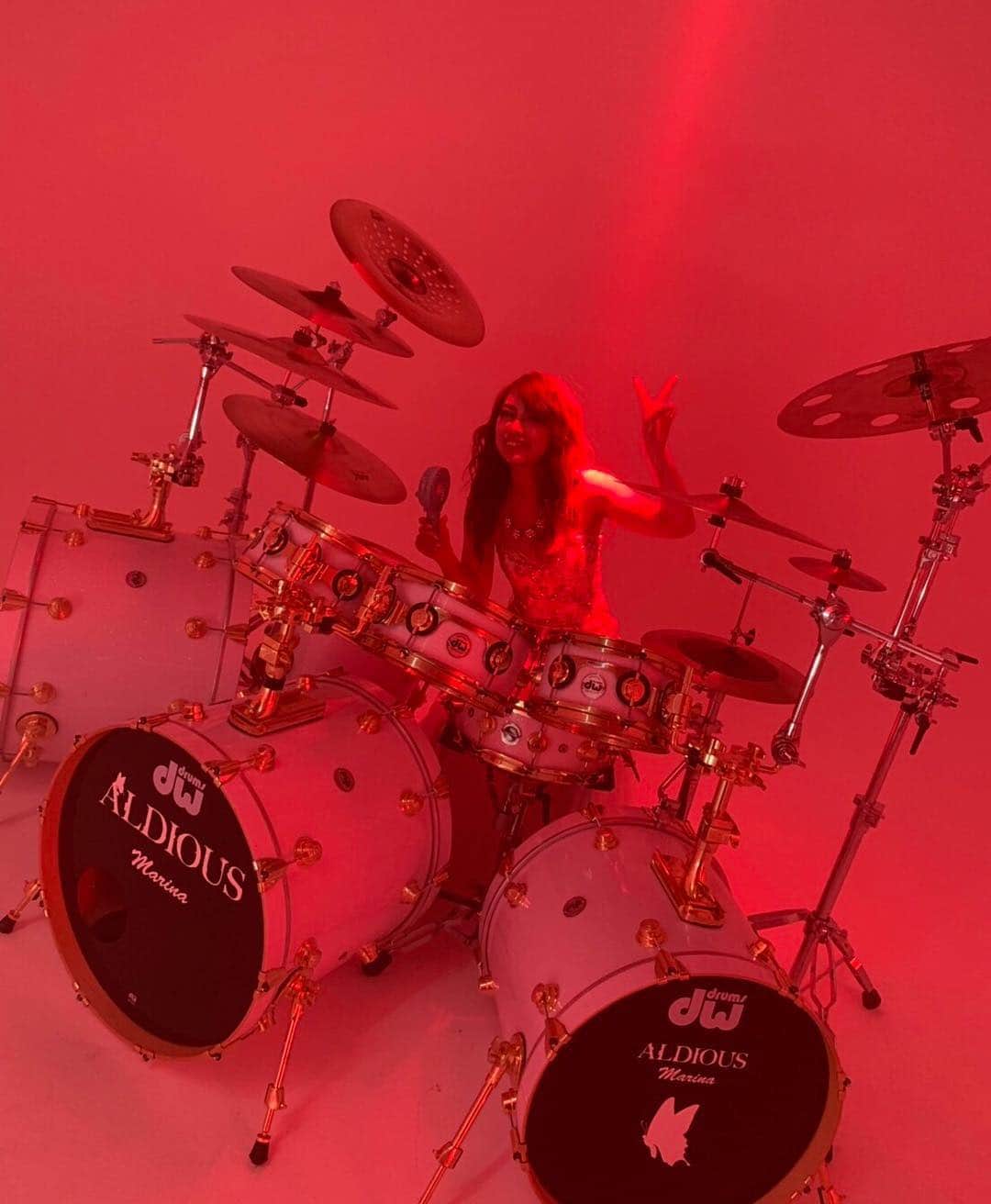 Marinaさんのインスタグラム写真 - (MarinaInstagram)「MONSTER、MV撮影のオフショット🥁 もう観てくれたかな？！ まだの人はAldious official youtube channelへGO！！！ . #Aldious #AldiousMarina #アルディアス  #drummer #drums #ドラム #ドラマー #dw #drums #sabian #vicfirth #attackdrumshead」11月7日 21時00分 - aldiousmarina