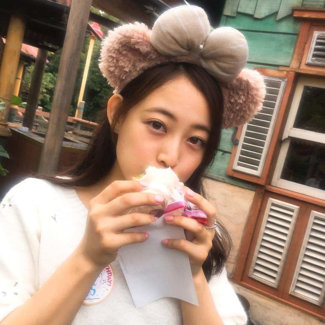 松井まりさんのインスタグラム写真 - (松井まりInstagram)「. レストランに並びながらパオ食べる人です . . #tokyodisneyland #disneyland#disney#instadaily#instagood#instafood#instapic#f4f#데일리#디즈니랜드#토교」11月7日 21時18分 - mari_m1022