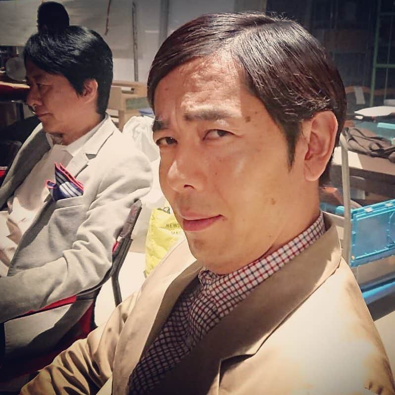 山中崇史さんのインスタグラム写真 - (山中崇史Instagram)「【相棒season17】 いつも応援ありがとうございます😊今夜の捜査一課は捜査協力という形で裏カジノへの潜入捜査をしました。芹沢は『滑川（ナメリカワ）』と名乗っていましたね。変装しての捜査はいつもと違う衣装というだけでワクワクします。 #相棒 #あいぼう  #川原和久  #山中崇史  #滑川 #なめりかわ」11月7日 21時54分 - yamanaka_takac