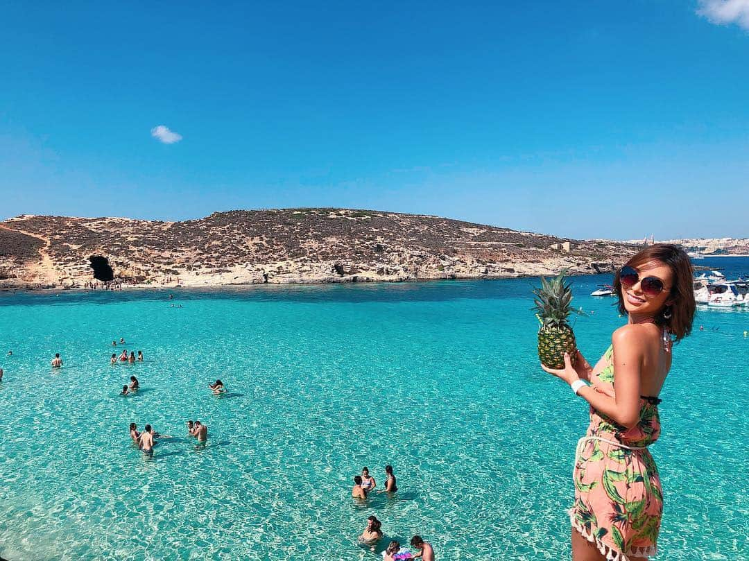 かにゃさんのインスタグラム写真 - (かにゃInstagram)「美しすぎるビーチ🏝✨ . . #🇲🇹 #malta #comino #cominoisland #bluelagoon #beach #beautifulbeach #bikini #bikinigirl #bikinibody #japanese #japanesegirl #instabeach #マルタ #マルタ島 #マルタ共和国 #コミノ島 #ブルーラグーン #ビーチ #ビキニ #ビキニガール」11月7日 22時25分 - kanya_435