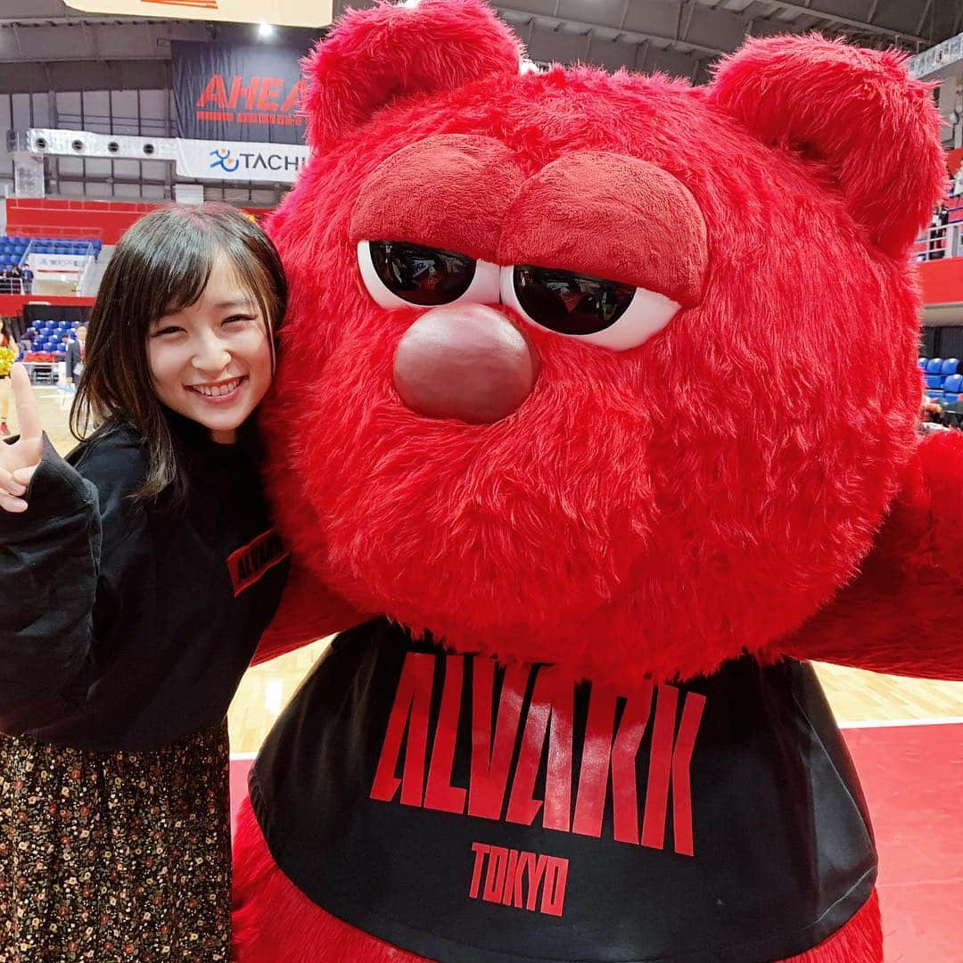 中崎絵梨奈さんのインスタグラム写真 - (中崎絵梨奈Instagram)「ルークと🐻  #アルバルク東京 #ルーク #マスコットキャラクター #アルバルク東京 #ルーク #マスコットキャラクター #Bリーグ  #Bリーグ観戦 #bleague #バスケ #バスケットボール #スポーツ観戦女子 #バスケ好きな人と繋がりたい #スポーツ観戦 #バスケ女子 #japan #basketball #スポーツ #sports #アイドル #チャビネス #Chubbiness 中崎絵梨奈 #ぷに子」11月7日 22時37分 - chu_erina